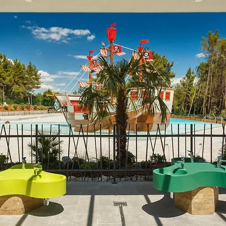 Lovely Stacaravan In Vabriga Campingplatz Poreč