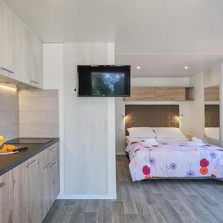 Campingplatz Lovely Stacaravan In Vabriga 5*
