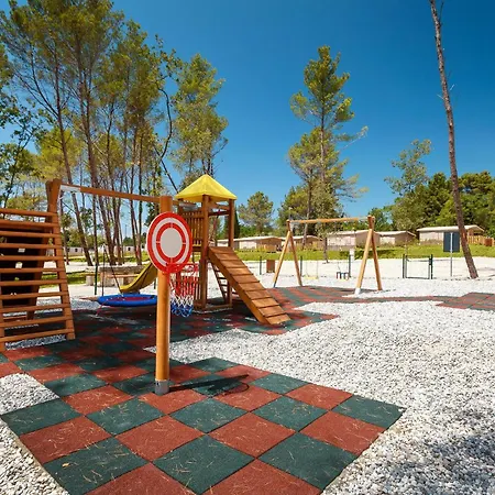 Campingplatz Lovely Stacaravan In Vabriga