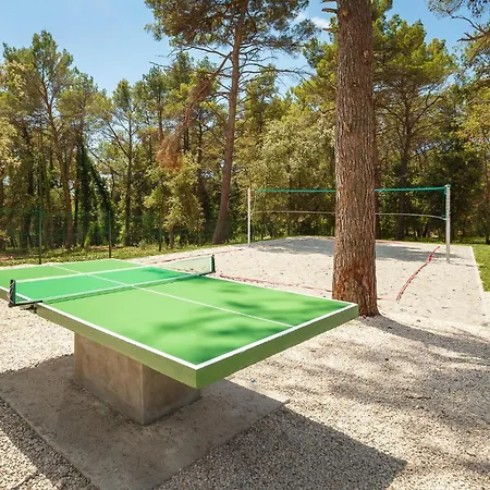 Lovely Stacaravan In Vabriga Campingplatz Poreč